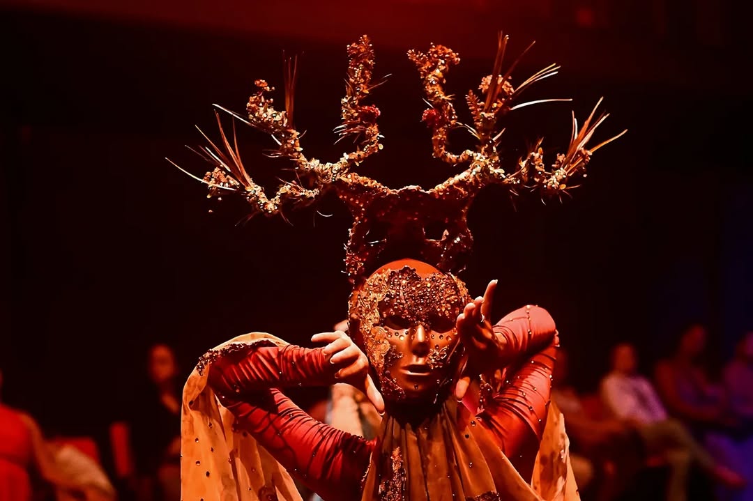 Fig. 5: Detalhe da coroa da Sábia da Terra. Fonte: Mosaico do Pará